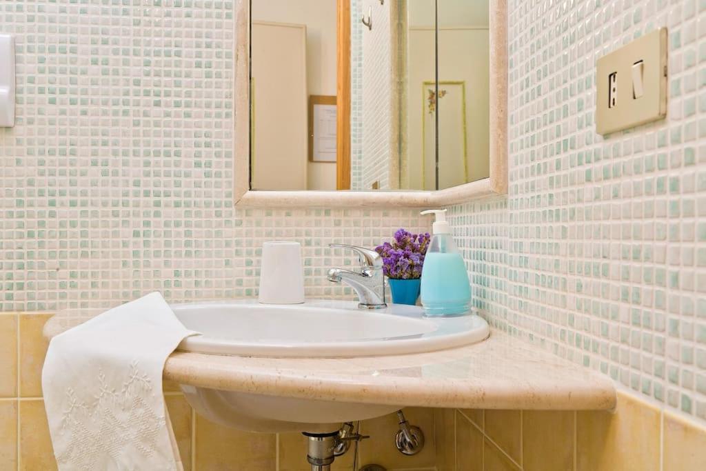 Domo Janas Guesthouse Olbia Exterior photo
