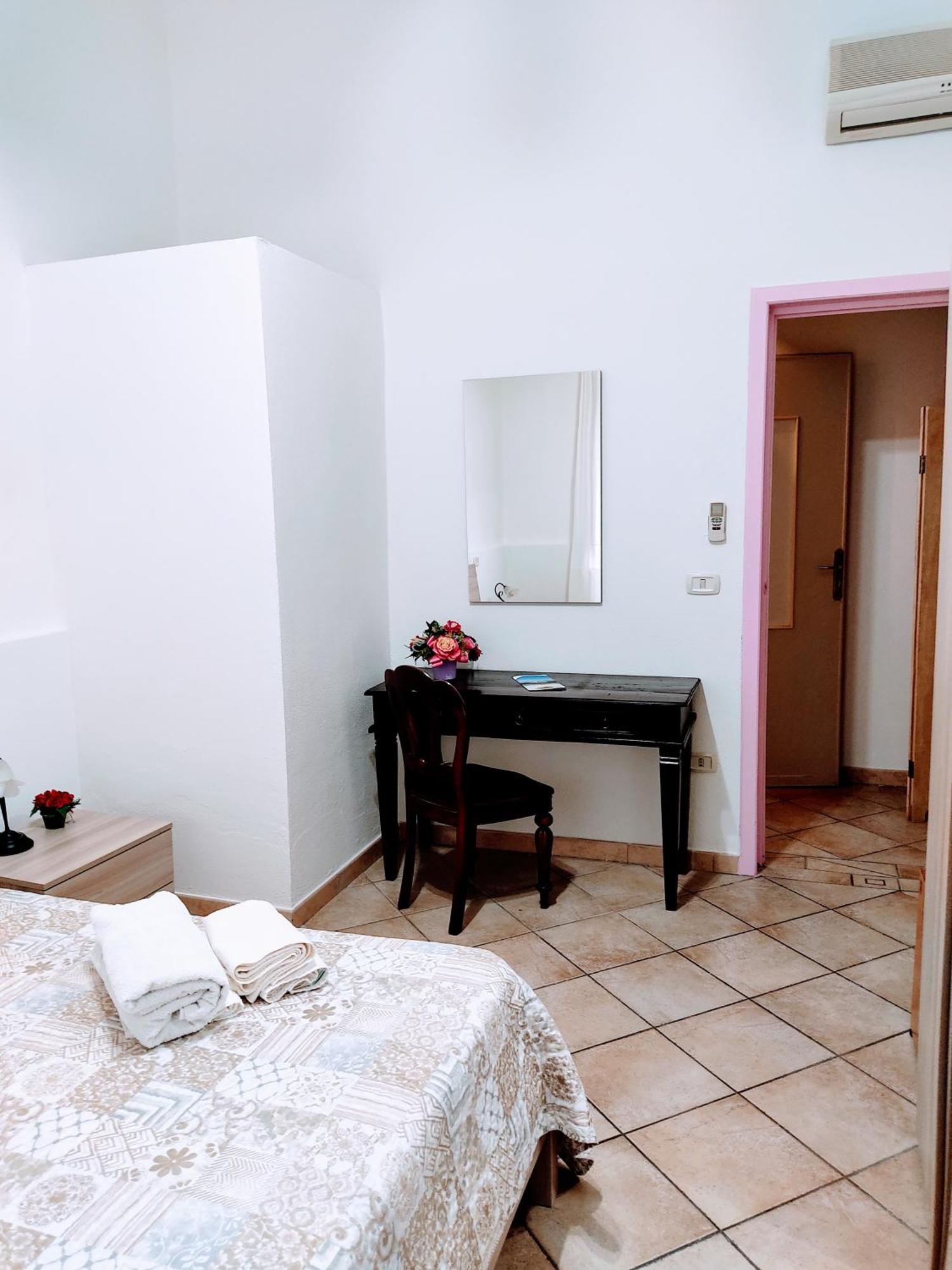 Domo Janas Guesthouse Olbia Exterior photo