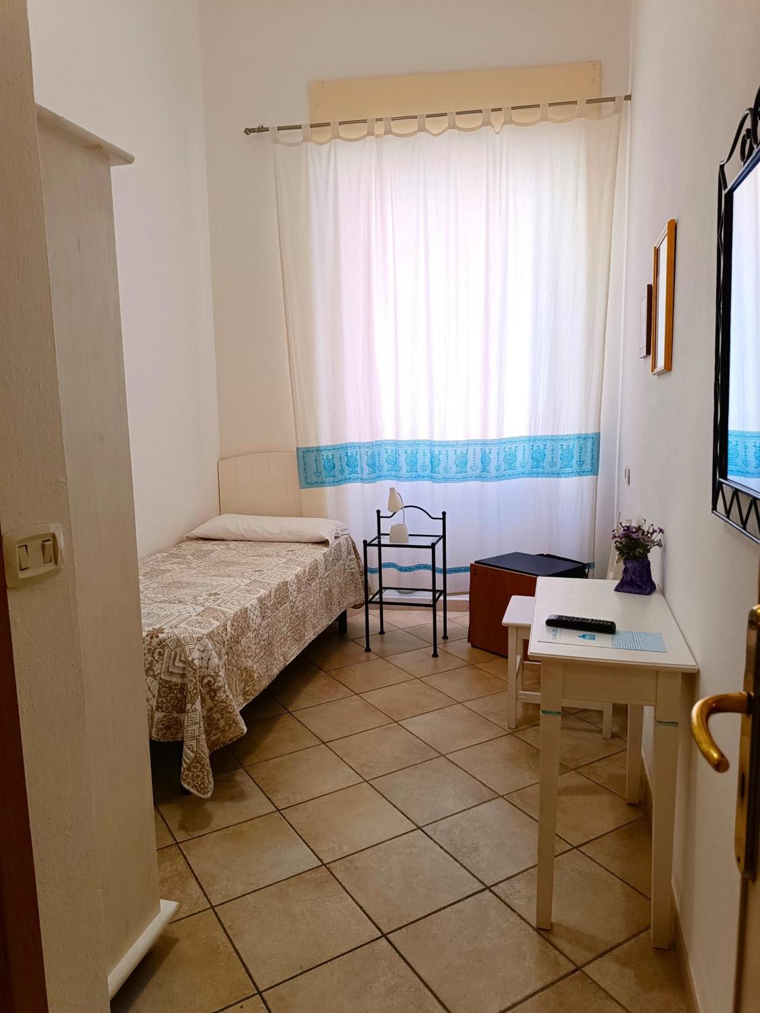 Domo Janas Guesthouse Olbia Exterior photo